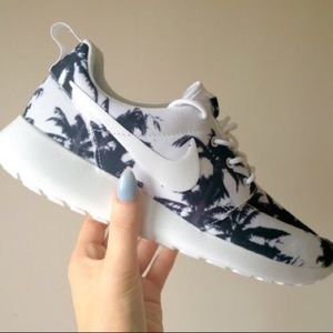 Nike black and white running shoes